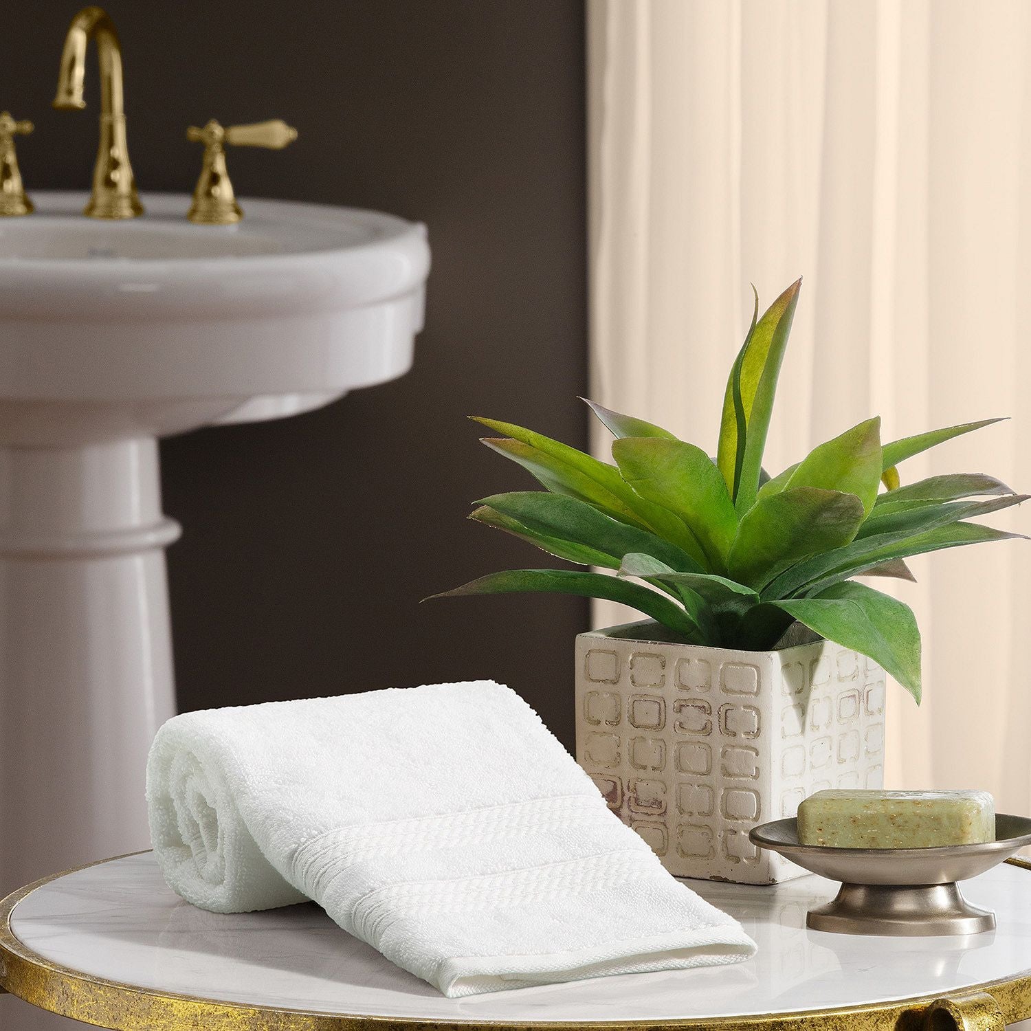 Hotel luxury 2025 reserve towels