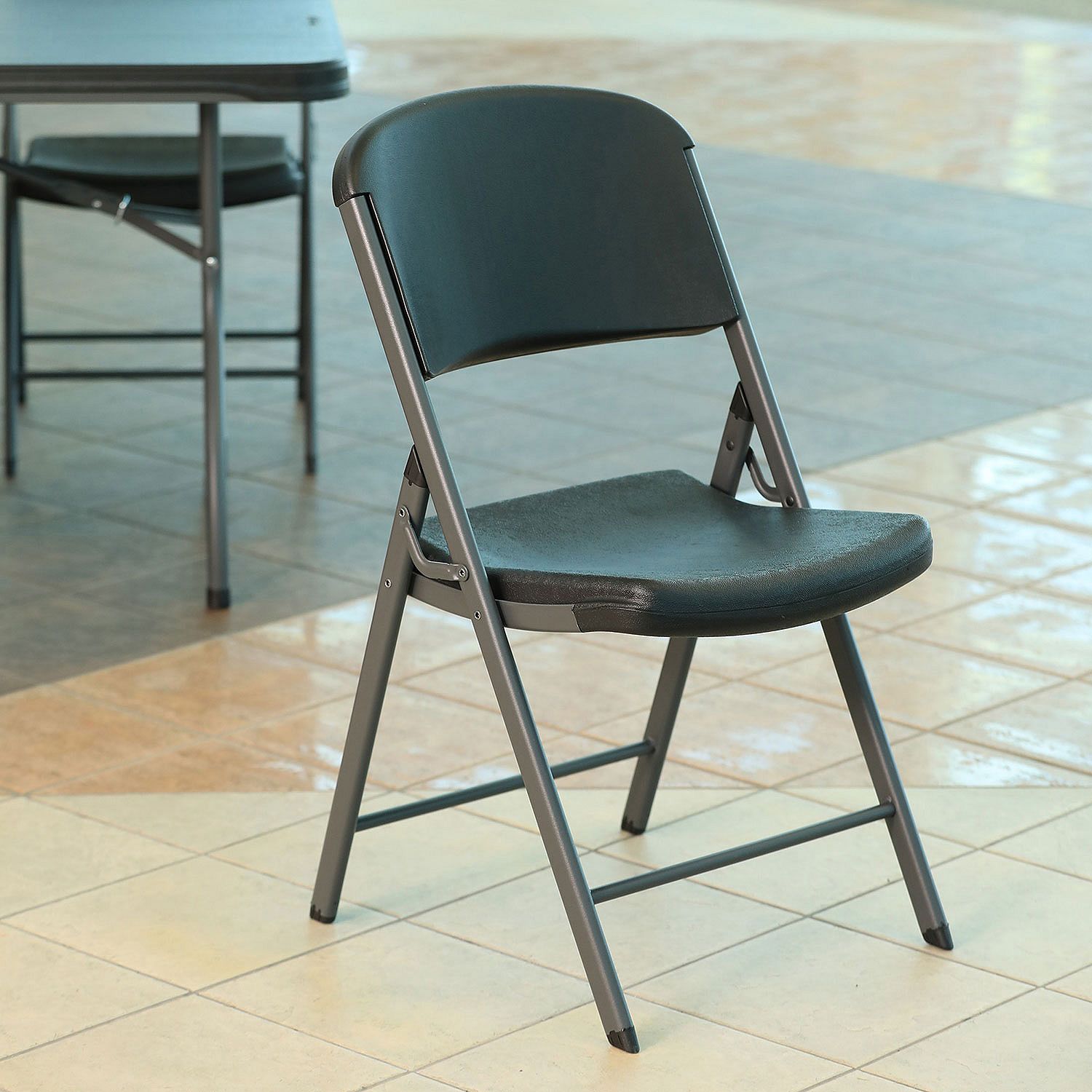 Lifetime plastic online chair